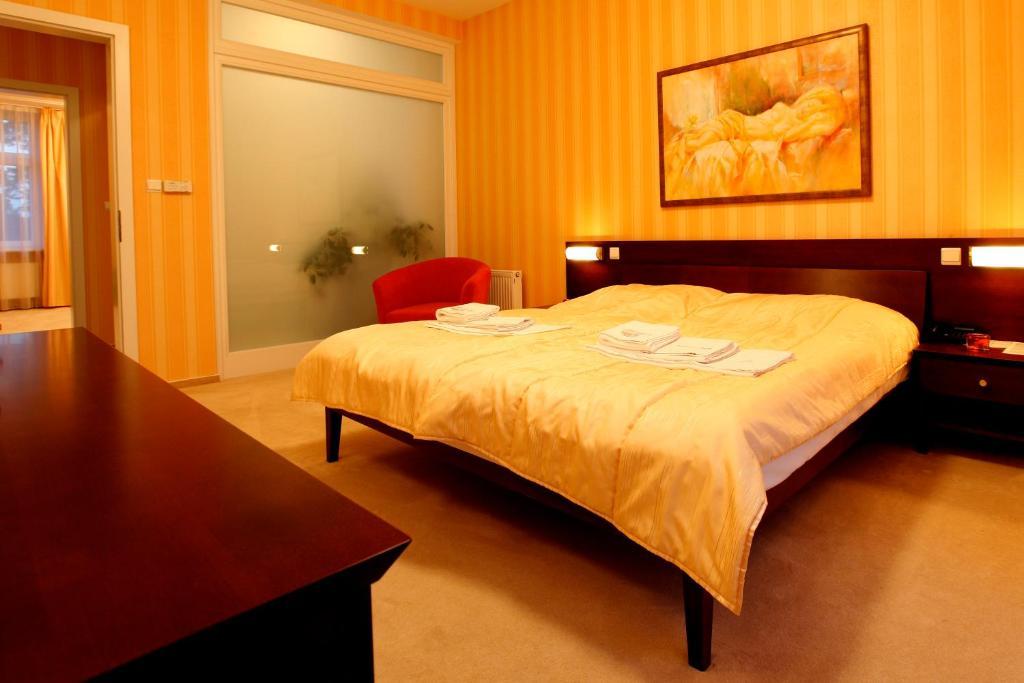 Hotel Sandor Pavillon Piest'any Esterno foto