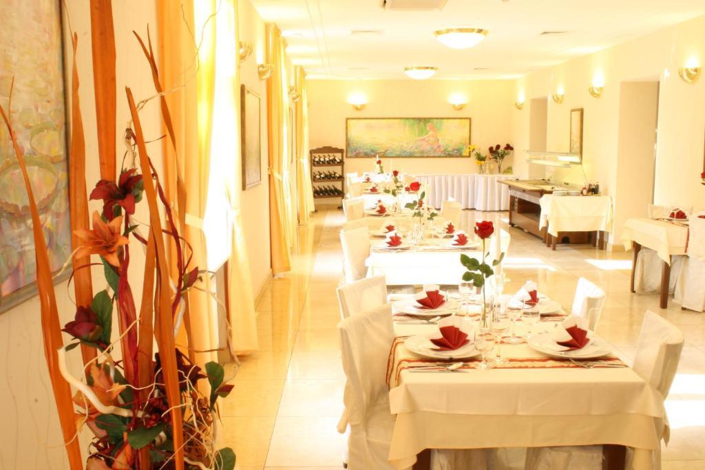 Hotel Sandor Pavillon Piest'any Esterno foto