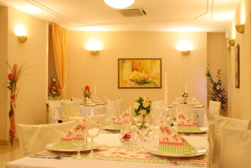 Hotel Sandor Pavillon Piest'any Esterno foto